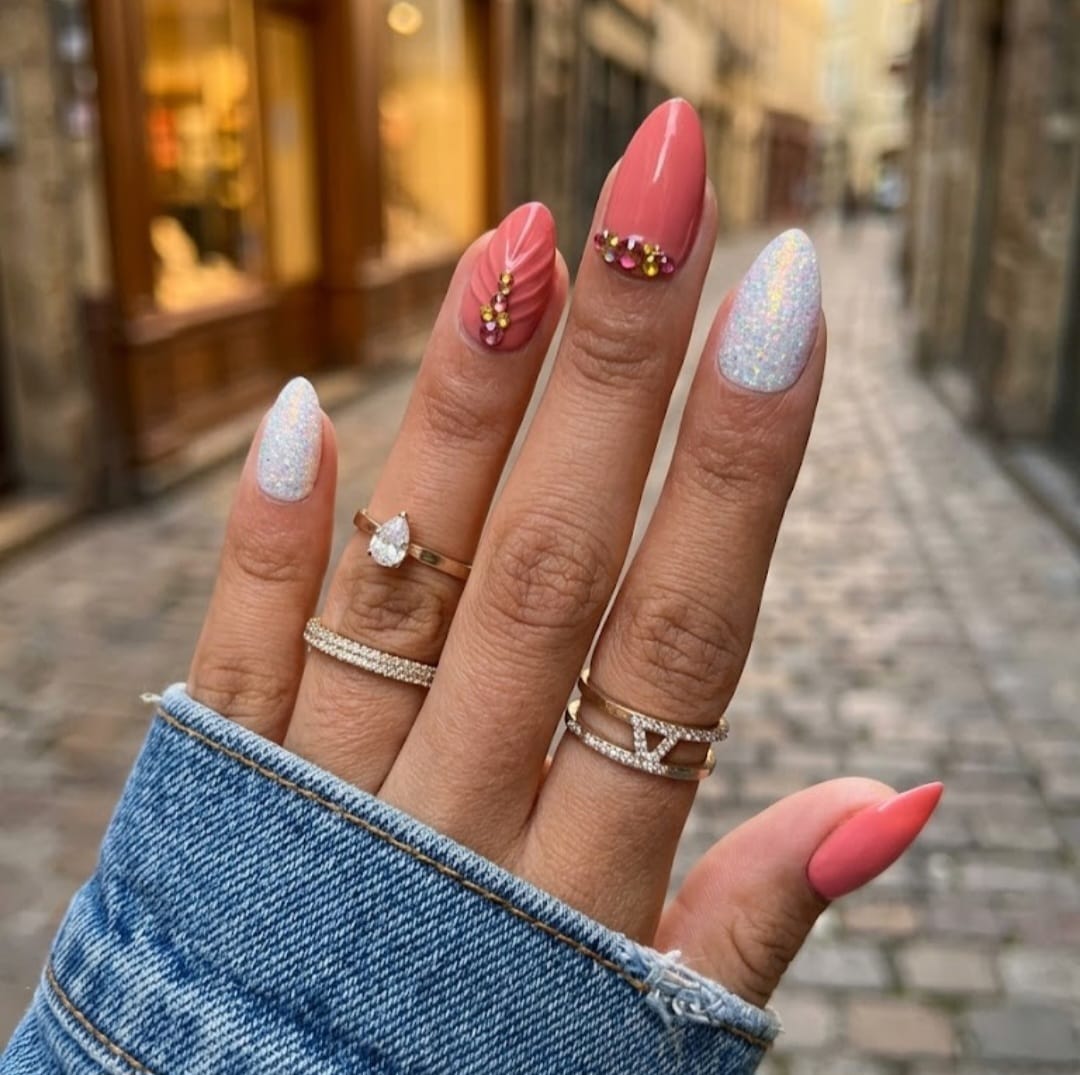 image Press-On Nails "Shimmer Pearl" – Forme Amande XS Tany Mena